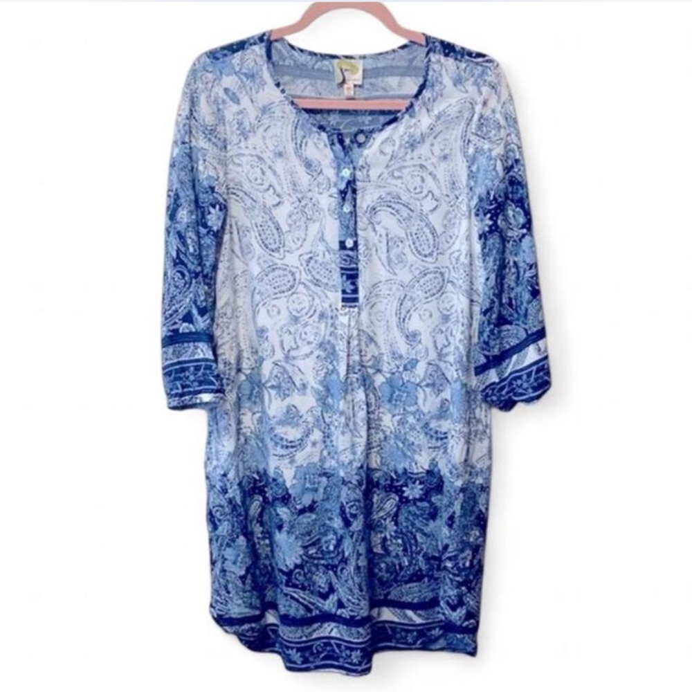 Fig & Flower Blue Bohemian Paisley Print Abalone Button Tunic!